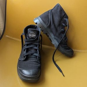 Palladium Pampa Hi women's 9 black